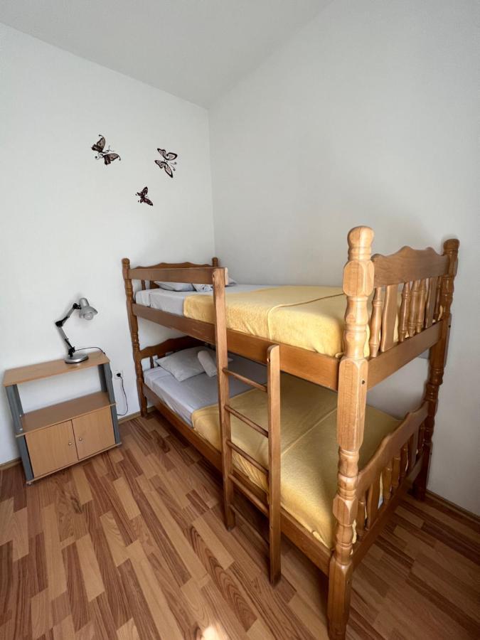 Apartments And Pansion M&R 투라니 외부 사진