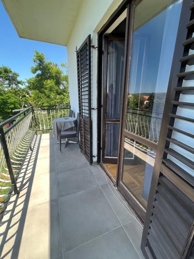 Apartments And Pansion M&R 투라니 외부 사진